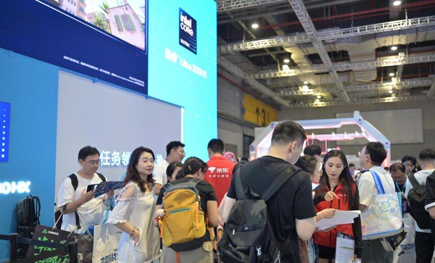 暴走两万步看透BW：B站搭台PC厂商唱戏只为抓住年轻人(图2)