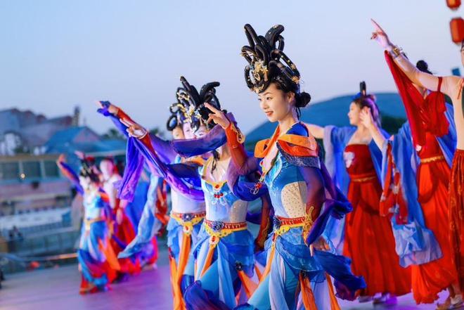 当国潮遇上电竞！五一假期上海欢乐谷潮玩夏日打造文旅盛宴(图6)