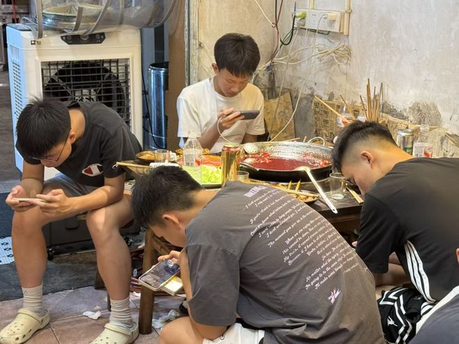 从上线到刷屏瓦手上线一周热度不减潮流竞技引爆山城(图6)