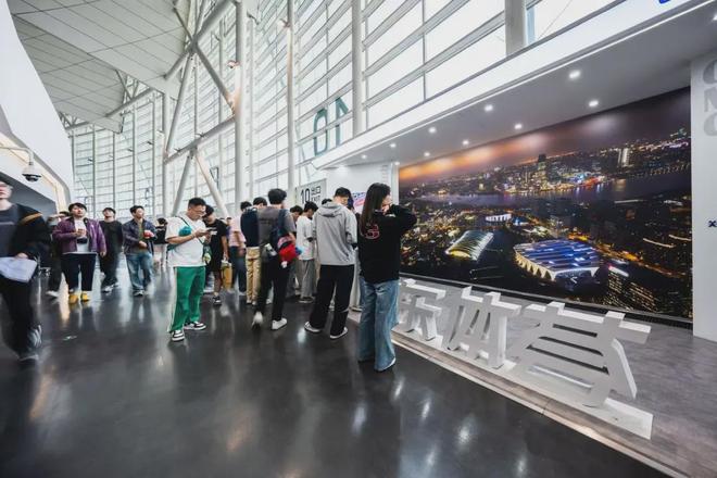 CS盛宴点燃电竞之都的背后：演艺赛事连轴转 文旅商体全面融合(图8)