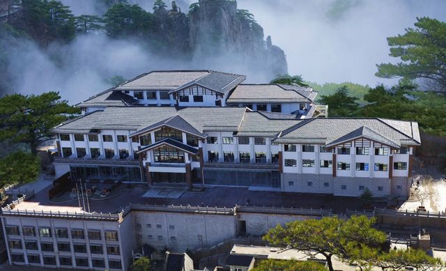 2025英雄联盟手游季中嘉年华：破界登峰共赴黄山(图5)