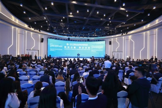 中国企业打响全球形象突围战