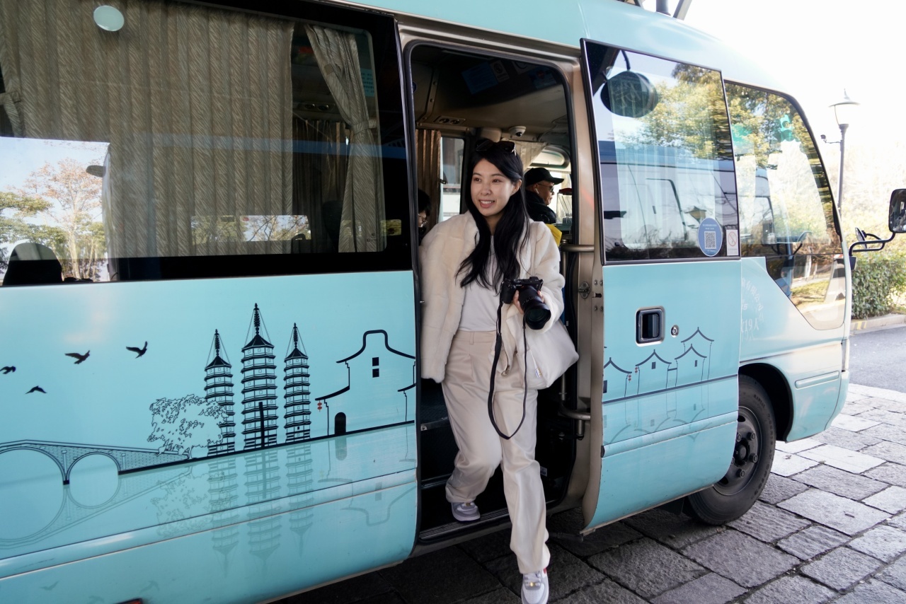 嘉兴南湖机场首批客人来桐乡了！