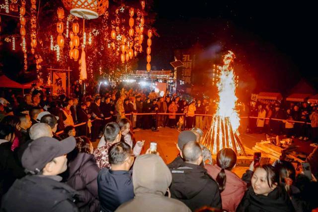 孔明酒镇首届渣渣牛肉美食季：渣渣牛肉长桌盛宴启幕竞技游园共庆美好新年(图5)