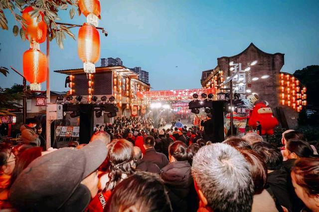 孔明酒镇首届渣渣牛肉美食季：渣渣牛肉长桌盛宴启幕竞技游园共庆美好新年(图2)