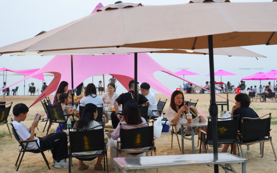 清明假期第二天 晴好天气催热海口春游市场(图11)