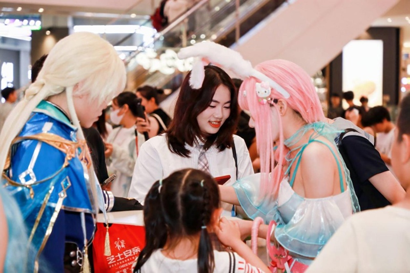 破圈“电竞+”燃动椰城 “浪在海口·荣耀同行”电竞嘉年华收官(图2)