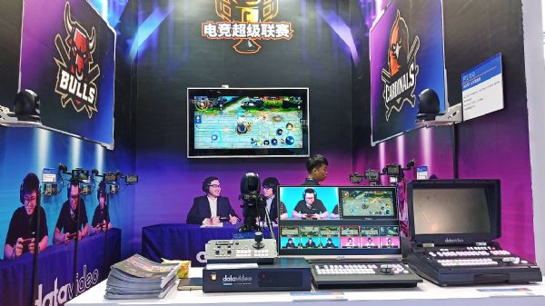 16支全球顶尖车队蓉城竞技国际选手盛赞成都骑行环境(图1)