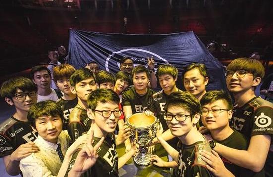 挪威国家队正版授权《足球大玩家》电竞手游迎两周年庆典(图1)