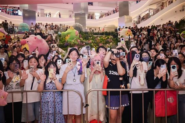 从赛场到商圈KPL吸引数万年轻人奔赴一座城(图4)