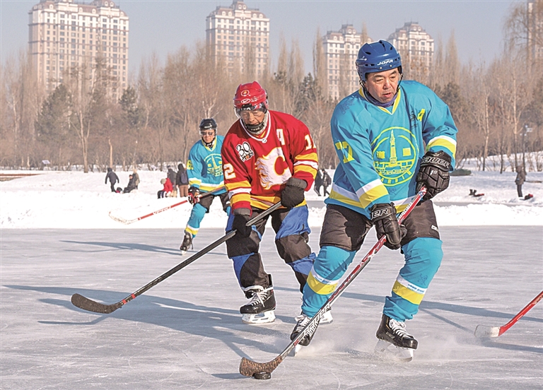 以百项省级赛事带动千场市县级赛事——“冰超”让冰雪运动“燃”起来